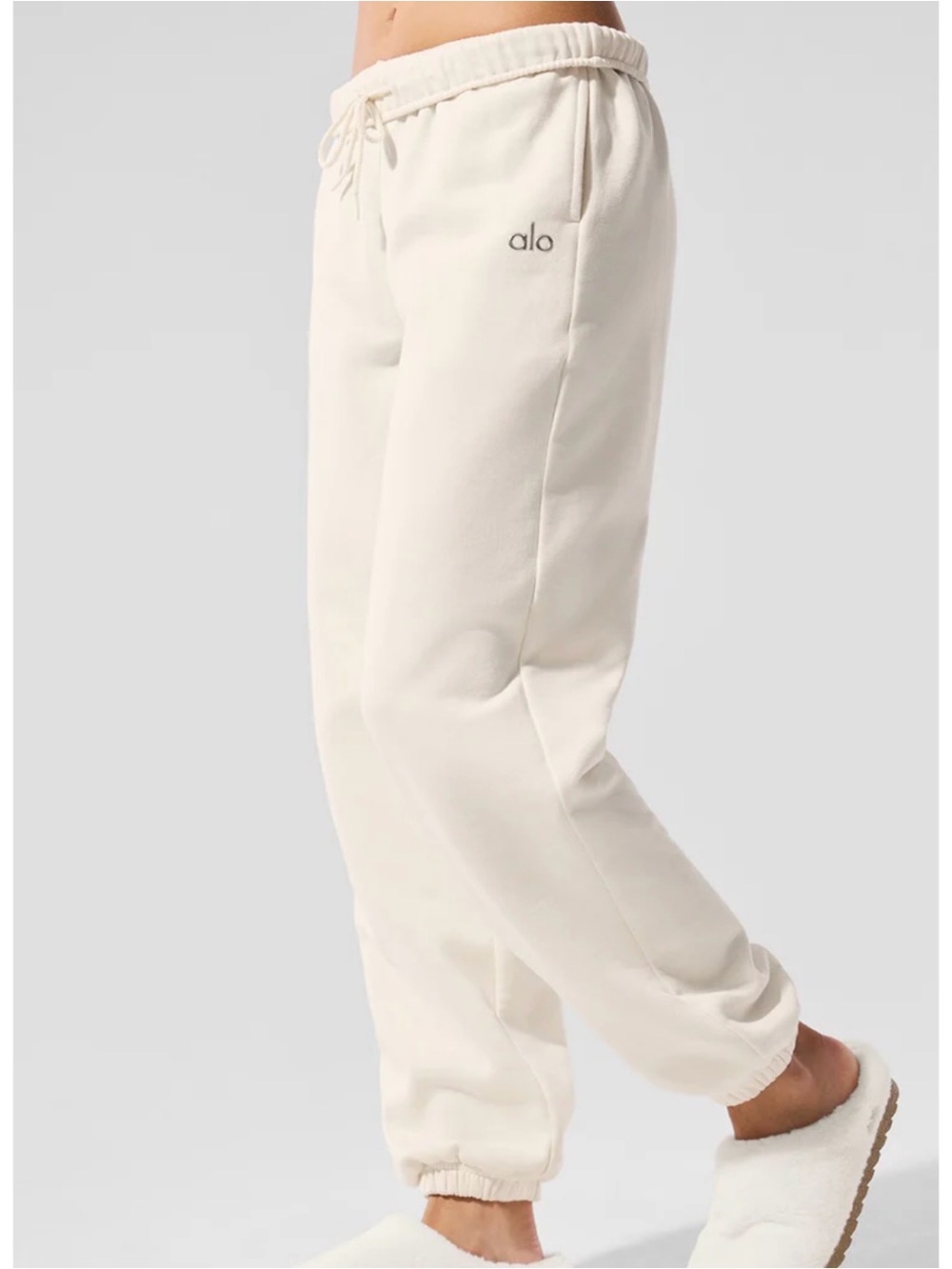 ALO Yoga Accolade Sweatpant Joggers Ivory Oversized Baggy Size Medium Athleisure